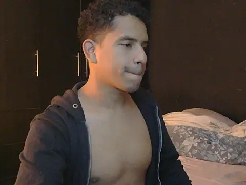 latinboybigdick online show from 10/07/25, 11:46