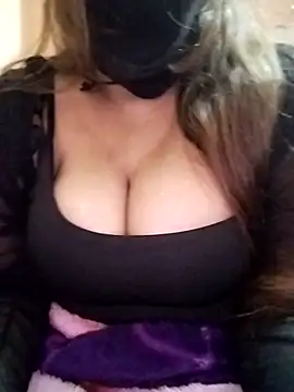 Urban Queen online show from 11/20/25, 10:09