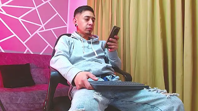 abnerdam01 online show from 09/09/25, 03:50