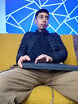 abnerdam01 online show from 09/23/25, 03:42