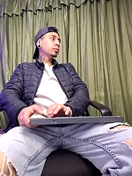 abnerdam01 online show from 09/25/25, 11:58