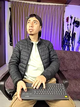 abnerdam01 online show from 09/29/25, 10:53