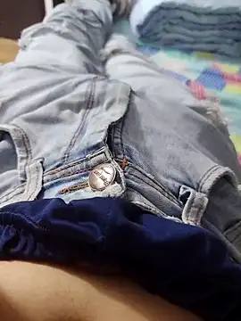 abnerdam01 online show from 10/03/25, 01:57