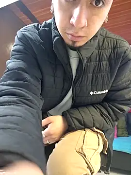 abnerdam01 online show from 10/25/25, 04:57