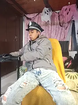 abnerdam01 online show from 10/30/25, 12:06