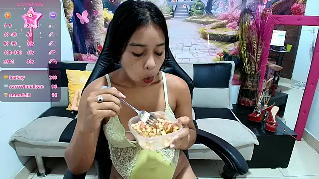 Snapshot of ashly_20horny chatting on 09/18/25, 06:32 ashly 20horny online show from 09/18/25, 06:32