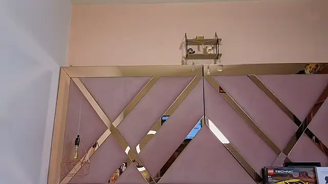 Sophia moo  online show from 10/21/25, 05:19