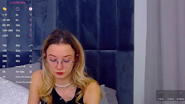 MaeLili online show from 11/12/25, 04:13