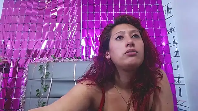 Chloe Wiild online show from 10/22/25, 04:02