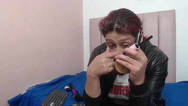 Chloe Wiild online show from 10/30/25, 03:41