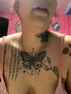 Snapshot of emperatrixsex chatting on 09/30/25, 03:22 emperatrixsex online show from 09/30/25, 03:22