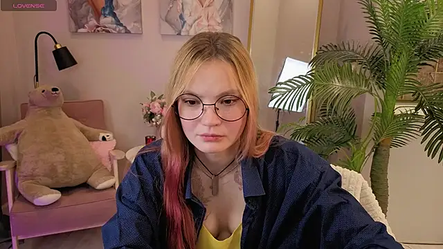 Snapshot of Ginger_Emma chatting on 09/28/25, 05:24 Ginger Emma online show from 09/28/25, 05:24