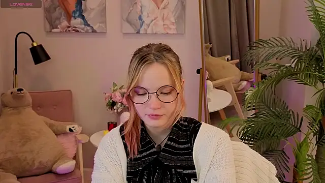 Snapshot of Ginger_Emma chatting on 09/30/25, 08:25 Ginger Emma online show from 09/30/25, 08:25