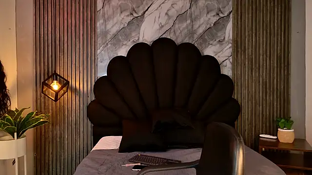 AlahyaPalmerR online show from 10/28/25, 04:16