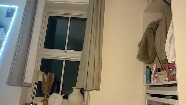 KayleeBella online show from 11/19/25, 09:59