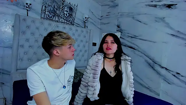 Snapshot of Ari_and_Storm chatting on 11/01/25, 04:03 Ari and Storm online show from 11/01/25, 04:03