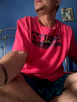 Snapshot of stevo170t chatting on 11/12/25, 06:52 stevo170t online show from 11/12/25, 06:52