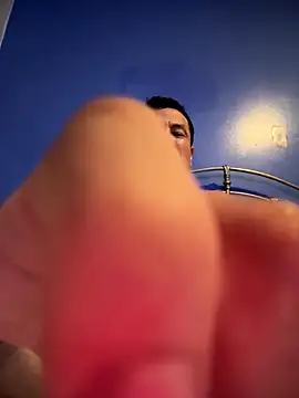 Snapshot of stevo170t chatting on 11/16/25, 10:37 stevo170t online show from 11/16/25, 10:37