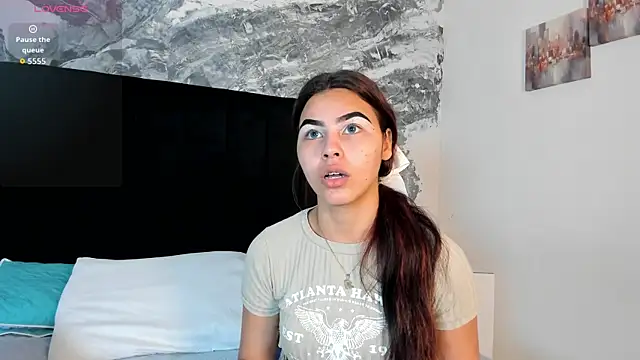 KimberlyLoren online show from 10/28/25, 01:36