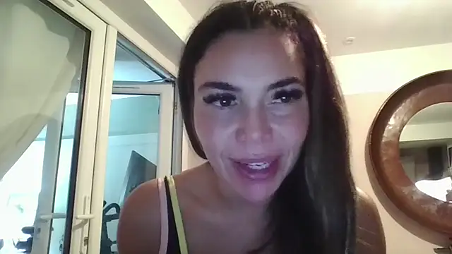 Snapshot of Saucy-Sharna chatting on 10/24/25, 01:13 Saucy-Sharna online show from 10/24/25, 01:13