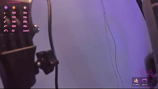 SkyThompson online show from 10/21/25, 04:35