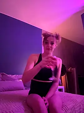 honeymoon111 online show from 11/20/25, 11:15