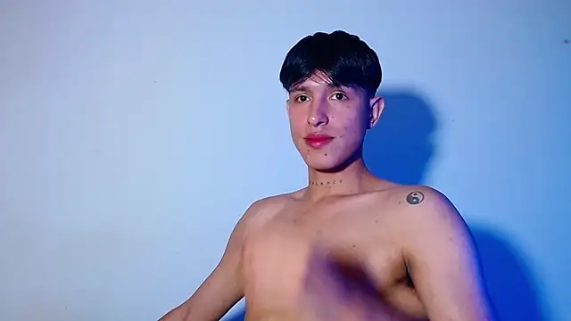 Snapshot of rowanbigboy23 chatting on 11/16/25, 09:09 rowanbigboy23 online show from 11/16/25, 09:09