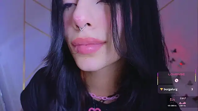 Snapshot of Hollyxx_ chatting on 11/06/25, 01:56 Hollyxx online show from 11/06/25, 01:56