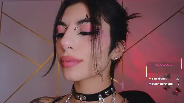 Snapshot of Hollyxx_ chatting on 11/13/25, 01:59 Hollyxx online show from 11/13/25, 01:59