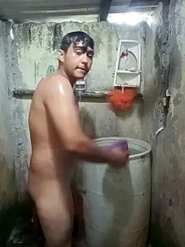 Snapshot of lalop221 chatting on 10/04/25, 11:14 lalop221 online show from 10/04/25, 11:14