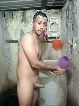 Snapshot of lalop221 chatting on 11/20/25, 05:07 lalop221 online show from 11/20/25, 05:07