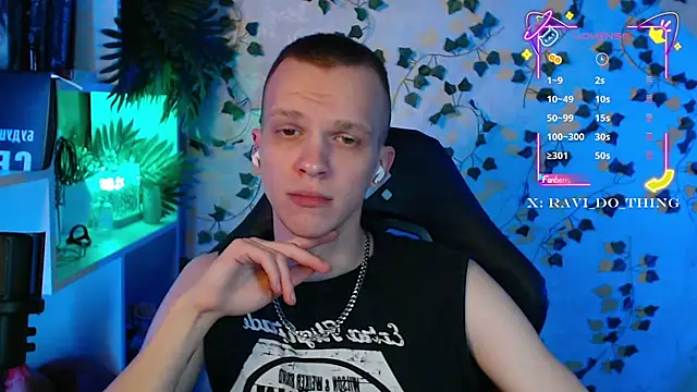 frozen boy online show from 09/09/25, 03:55