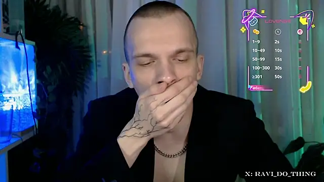 frozen boy online show from 11/17/25, 05:19