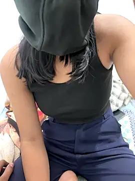 lustycouple2323 online show from 11/27/25, 10:39