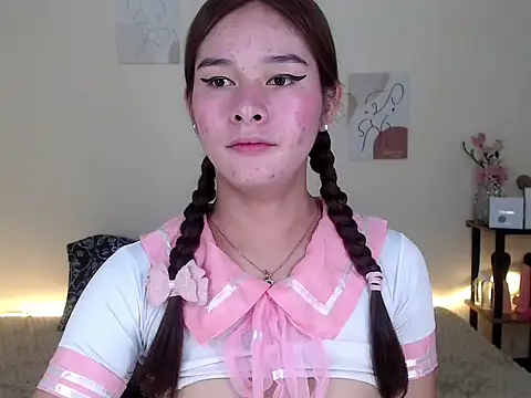 Snapshot of sassymimi69 chatting on 10/11/25, 03:54 sassymimi69 online show from 10/11/25, 03:54