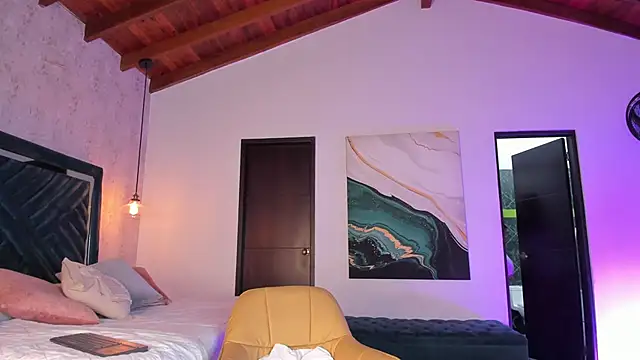 Sofi Moreno online show from 09/30/25, 11:59