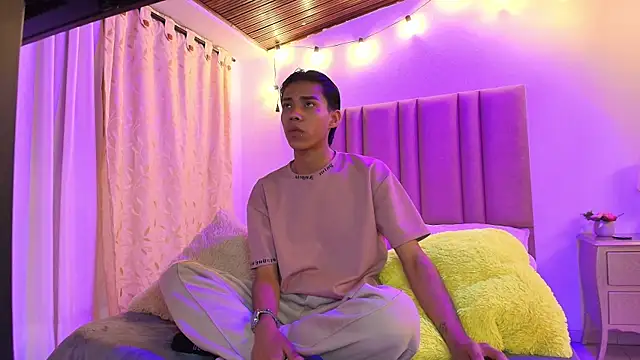 Snapshot of camilo_nom chatting on 09/27/25, 04:06 camilo nom online show from 09/27/25, 04:06