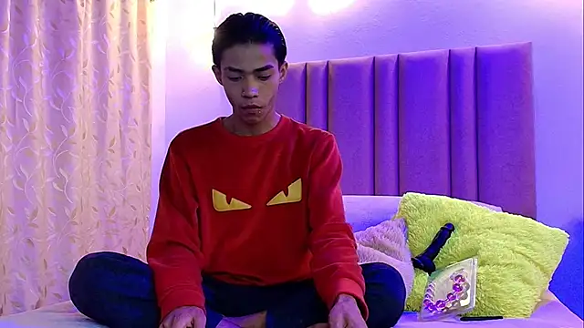 Snapshot of camilo_nom chatting on 10/03/25, 03:36 camilo nom online show from 10/03/25, 03:36