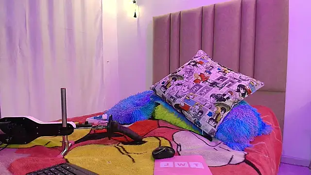 Snapshot of camilo_nom chatting on 10/14/25, 04:13 camilo nom online show from 10/14/25, 04:13