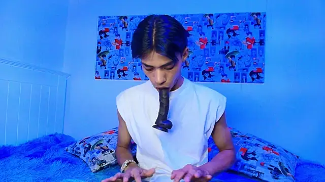 Snapshot of camilo_nom chatting on 11/18/25, 02:28 camilo nom online show from 11/18/25, 02:28