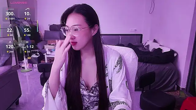 Linbaibai online show from 10/13/25, 04:40