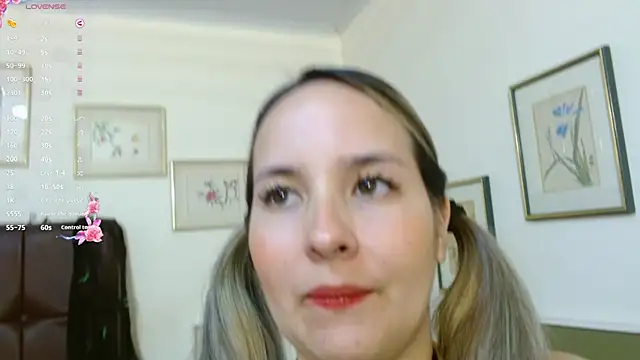 juliana soto1 online show from 10/18/25, 11:55