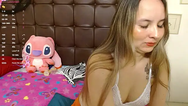 juliana soto1 online show from 10/23/25, 12:04