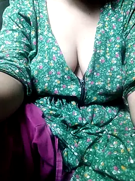 Snapshot of hezabi_queen07 chatting on 09/29/25, 05:01 hezabi queen07 online show from 09/29/25, 05:01