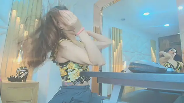 Rose Nichols online show from 11/02/25, 03:09