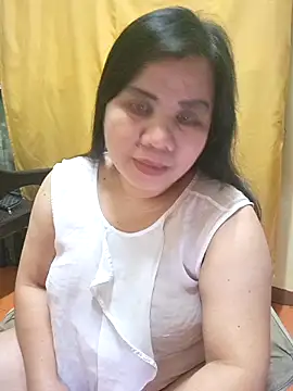 hotlyn45 online show from 10/18/25, 01:23