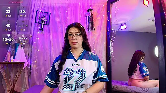 Snapshot of Shalyn_Lux chatting on 10/21/25, 03:07 Shalyn Lux online show from 10/21/25, 03:07