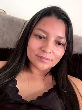 Zui Rouse online show from 10/04/25, 04:05
