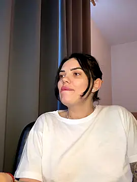 Snapshot of -RAHELA- chatting on 11/11/25, 10:48 -RAHELA- online show from 11/11/25, 10:48