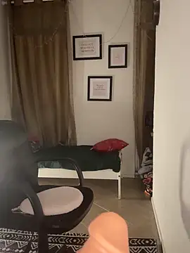 Snapshot of -RAHELA- chatting on 11/28/25, 06:21 -RAHELA- online show from 11/28/25, 06:21